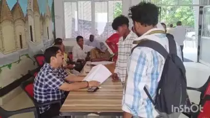शिकारीपाड़ा: शिकारीपाड़ा प्रखंड परिसर में जनता दरबार का आयोजन, सुनी गईं लोगों की समस्याएँ