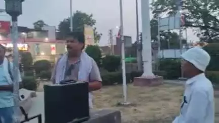 वाराणसी में सजा संस्कृति मंच ने अहमदाबाद प्लेन क्रैश में मृतकों के लिए श्रद्धांजलि सभा आयोजित की
