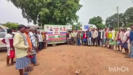 तोकापाल: ग्राम तोकापाल में आयोजित 'विकसित कृषि संकल्प यात्रा' में किसानों को मिली योजनाओं की विस्तृत जानकारी