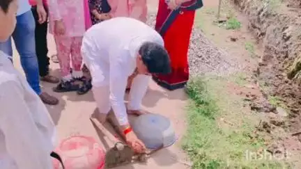 धमतरी: विवेकानंद वार्ड में नाली निर्माण कार्य का भूमि पूजन सम्पन्न, महापौर की उपस्थिति में हुआ कार्य का शुभारंभ