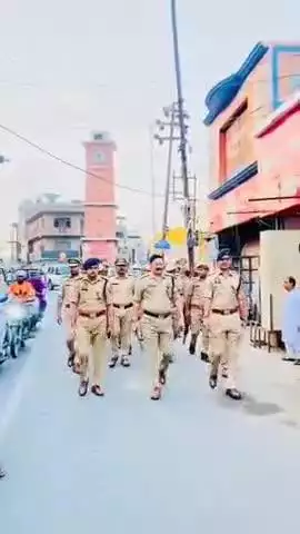 शाहजहांपुर: पुलिस अधीक्षक ने थाना सदर बाजार/कोतवाली क्षेत्र में कानून एवं शांति व्यवस्था को सुदृढ़ बनाने के लिए की पैदल गश्त