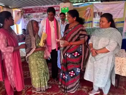 ସୁନ୍ଦରଗଡ ସହର: ଓଡ଼ିଶା ସରକାରଙ୍କ ପ୍ରଥମ ବର୍ଷ ପୂର୍ତ୍ତି ଉପଲକ୍ଷେ ଦ୍ୱିତୀୟ ଦିନ ରେ ତଳସରା ଓ ପଞ୍ଚାୟତ କାର୍ଯ୍ୟାଳୟ ପରିସରରେ ପହଞ୍ଚିଲା ବିକାଶ ବାହାନ ରଥ