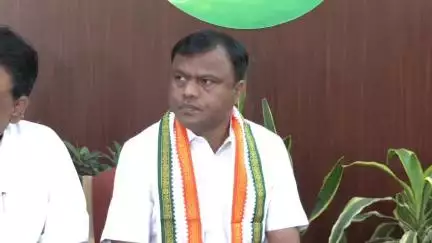 जगदलपुर: पुलिस विभाग में 5 दिन की छुट्टी रद्द करने को लेकर सियासी घमासान, पीसीसी चीफ बैज ने कहा- सरकार का निर्णय अव्यवहारिक