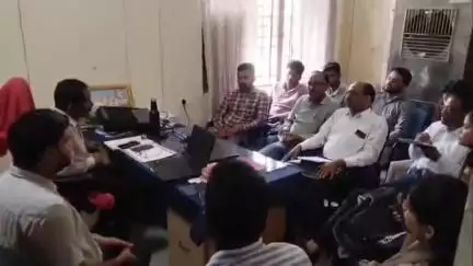 बुरहानपुर: जिले में बीमारियों से बचाने के लिए पशुओं का होगा टीकाकरण, उप संचालक ने पशु चिकित्सकों के साथ की बैठक