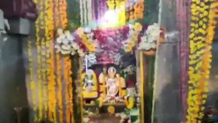ఆముడూరు గ్రామంలో బ్రహ్మోత్సవాలకు ప్రత్యేక బందోబస్తు ఏర్పాటు చేసినట్లు తెలిపిన సీఐ ఏవీ రమణ