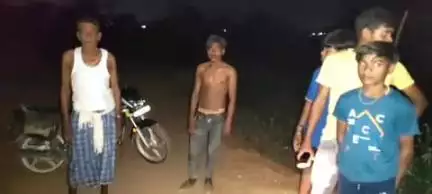पंडरिया: ग्राम कोठार में शराब के नशे में दो भाइयों के बीच हुई मारपीट, 112 की टीम ने मामला कराया शांत