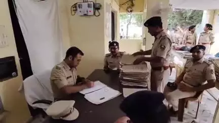 मोतिहारी: मोतीहारी के एसपी ने जिले के विभिन्न थानों का निरीक्षण कर कांड की की समीक्षा