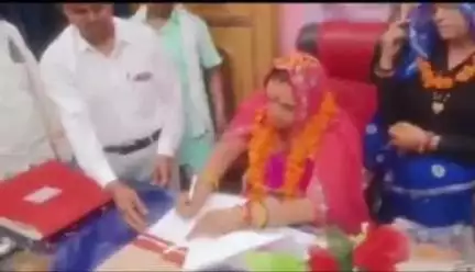 सपोटरा: पंचायत समिति सपोटरा में नव निर्वाचित प्रधान कलावती मीना ने संभाला कार्यभार
