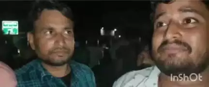 चितरंगी: सरई बस और मोटरसाइकिल दुर्घटना मामले में परिजनों और ग्रामीणों ने शव रखकर रोड पर किया चक्का जाम