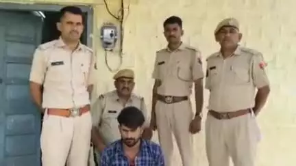 बाड़मेर: ब्लैकमेलिंग और दुष्कर्म के मामले में विवाहिता द्वारा आत्महत्या के आरोपी नवाब खान को गिरफ्तार कर कोर्ट में पेश किया गया