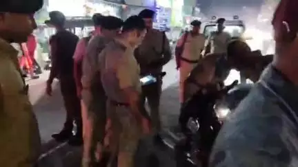 मोतिहारी: मोतिहारी के एसपी ने बंजरिया में हुए गोली कांड की घटनास्थल पर की जांच, वाहन चेकिंग के बारे में भी ली जानकारी