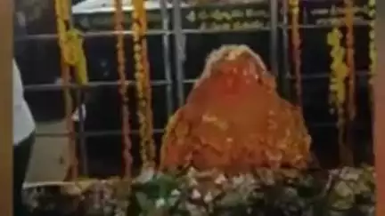 కొవ్వూరు: అగ్నిగుండంలో మొక్కులు తీర్చుకున్న భక్తులు..వైభవంగా గంగపట్నం చాముండేశ్వరి అమ్మవారి బ్రహ్మోత్సవాలు