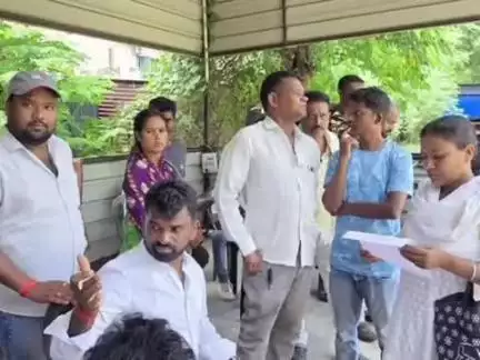 पोटका: विधायक संजीव सरदार ने तुरामडीह स्थित कार्यालय में लगाया जनता दरबार, सुनी लोगों की समस्याएं