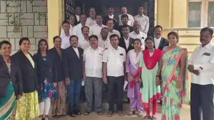 ಪಾವಗಡ: ವಿವಿಧ ಬೇಡಿಕೆಗಳ ಈಡೇರಿಕೆಗೆ ಆಗ್ರಹಿಸಿ ಪಟ್ಟಣದಲ್ಲಿ ವಕೀಲರ ಪ್ರತಿಭಟನೆ