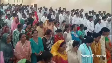 परसिया: परासिया में दिल्ली के पर्यवेक्षकों के सामने आपस में भिड़ गए कांग्रेसी, पार्टी को प्राइवेट लिमिटेड की तरह चलाने के आरोप