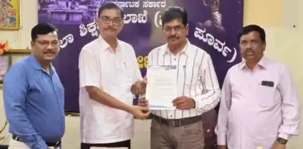 ಚಿತ್ರದುರ್ಗ: ರೋಸ್ಟರ್ ನಿಯಮ ಉಲ್ಲಂಘನೆ ಆರೋಪ, ಕ್ರಮಕ್ಕೆ ಆಗ್ರಹಿಸಿ ಚಿತ್ರದುರ್ಗ ಪಿಯು ಡಿಡಿಗೆ ಅಂಬೇಡ್ಕರ್ ವಿದ್ಯಾರ್ಥಿ ಪರಿಷತ್ ಮನವಿ