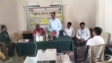 ಸಿರಗುಪ್ಪ: ಡೆಂಘಿ ನಿಯಂತ್ರಣಕ್ಕೆ ಶಿಕ್ಷಕರ ಪಾತ್ರ ಮಹತ್ವದ್ದು: ಕರೂರು ಗ್ರಾಮದಲ್ಲಿ ಡಿಹೆಚ್ಒ ಡಾ. ಯಲ್ಲಾ ರಮೇಶ್ ಬಾಬು