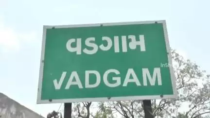 વડગામ: પેપોળ ગામે લાકડીઓ વડે મારામાંરી જાનથી મારી નાખવાની ધમકી આપતાં વડગામ પોલીસ મથકે બે લોકો સામે ફરિયાદ નોંધાવી છે