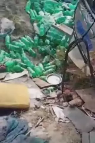 फतेेहपुर: कुर्सी क्षेत्र में बड़ा हादसा, कोका-कोला ट्रक खाई में पलटा, ड्राइवर घायल