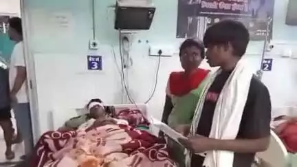 गुमला: ईटकिरी के पास पैदल चल रहे व्यक्ति को बाइक सवार ने मारी टक्कर, दोनों घायल