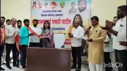 वाशिम: उबाठाच्या पदाधिकाऱ्यांचा आ.भावनाताई गवळी यांच्या हस्ते जनशिक्षण संस्थान येथे शिवसेनेत जाहीर प्रवेश