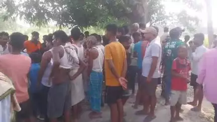 लालगंज: लालगंज के सीपियां गाछी में संदिग्ध अवस्था में युवक का शव आम के पेड़ से लटका मिला