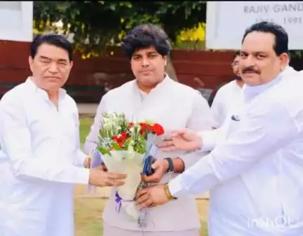 लाडपुरा: वजीरखान साहब चेयरमैन गुजरात प्रदेश कांग्रेस कमेटी अल्पसंख्यक विभाग एंवम एडवोकेट गुजरात हाईकोर्ट को जन्मदिन की शुभकामनाएँ
