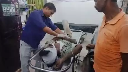 गोड्डा: पथरगामा थाना क्षेत्र में सड़क दुर्घटना, बाइक सवार युवक बुरी तरह घायल, अस्पताल में इलाज जारी