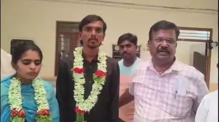 ಗುಡಿಬಂಡೆ: ಪಟ್ಟಣ ಪೊಲೀಸ್ ಠಾಣೆಯಲ್ಲಿ ಪ್ರೇಮಿಗಳ ಕುಟುಂಬಸ್ಥರ ಹೈಡ್ರಾಮಾ, ಅವನೇ ಬೇಕು ಅಂದ್ಲು ಯುವತಿ! ಇಂಟ್ರಸ್ಟಿಂಗ್ ಲವ್ ಸ್ಟೋರಿ ಇಲ್ಲಿದೆ ನೋಡಿ..