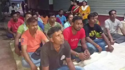 বেলডাঙা ১: বিজেপির দলীয় কর্মীদের নিয়ে  আগত বিধানসভা নির্বাচনের সাংগঠনিক আলোচনায় বেলডাঙ্গার বিজেপি কনভেনার