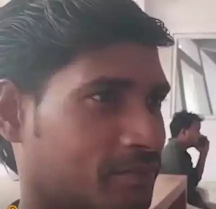 घाटमपुर: मैं जिंदा हूं, मेरा पोस्टमार्टम रुकवाइए, घाटमपुर थाने पहुंचकर युवक ने बोला, पुलिसकर्मी रह गए दंग