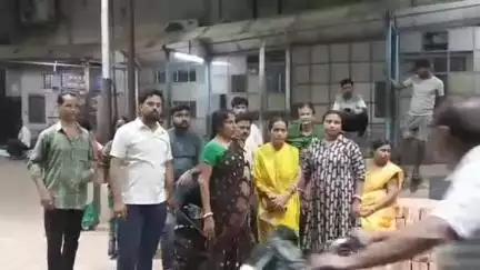 ঝাড়গ্রাম: চিকিৎসায় গাফিলতির জেরে সদ্যোজাত শিশুর মৃত্যুর অভিযোগ উঠল ঝাড়গ্রাম মেডিক্যাল কলেজ হাসপাতালে