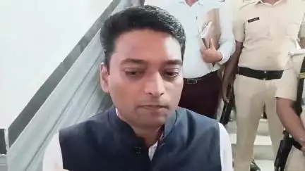जमालपुर: आयुक्त अवनीश कुमार सिंह की अध्यक्षता में जमुई जिले के विकास कार्यों की समीक्षा बैठक आयोजित