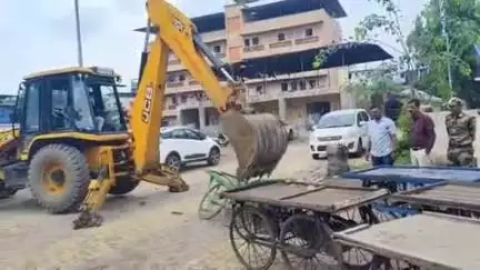पनवेल: प्रभाग क्रमांक ब मध्ये हातगाड्यांवर कारवाई
प्रभाग क्र ब हातगाड्या मुक्त करणार
15 हातगाड्या नष्ट