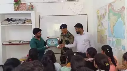 महागामा: अग्निवीर निरंजन पहुँचे कॉन्सेप्ट एकेडमी महागामा, गुरुजनों से आशीर्वाद लिया और छात्रों को सफलता का मंत्र दिया