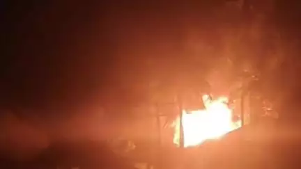মেমারি ১: ভয়াবহ অগ্নিকাণ্ড মেমারিতে, ইলেকট্রিক স্কুটার গোডাউনে আগুন