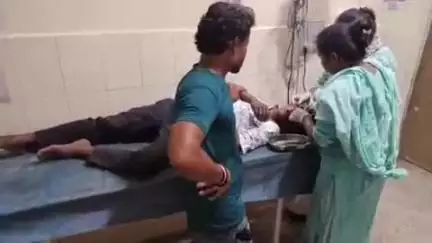 भरनो: कुसुम्बाहा बाजार के पास अज्ञात वाहन की टक्कर से बाइक सवार जख्मी, रिम्स रेफर