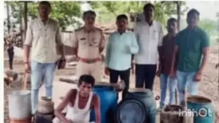 मनोरा: विठोली व कारपा येथे तीन अवैध दारू भट्टीवर पोलिसांचा छापा, 1 लाख 1 हजार रुपयांचा मुद्देमाल जप्त, मानोरा पोलिसांची कारवाई