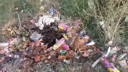 जयसिंहपुर: मालवा गांव मोड़ के पास किराना दुकान में शॉर्ट सर्किट से लगी आग, हजारों का सामान जलकर हुआ राख