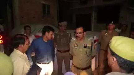 सिकंदरपुर: सिकंदरपुर में महावीरी झंडा जुलूस के रूटों का निरीक्षण करने पहुंचे डीएम और एसपी