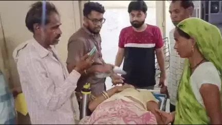बांसवाड़ा: करतारा गांव में आकाशीय बिजली गिरने से पति की मौत, पत्नी को बेहोशी की हालत में एमजी अस्पताल लाया गया