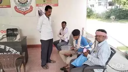 कुनकुरी: जशपुर: सड़क पर खड़े ट्रैक्टर से बाइक टकराई, हेलमेट पहने बाइक चालक की मौत, कुनकुरी पुलिस ने ट्रैक्टर चालक पर FIR दर्ज की