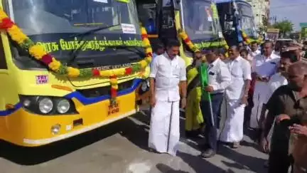 திருச்சி: சத்திரம் பேருந்து நிலையத்திலிருந்து புதிய பேருந்துகளை துவக்கி வைத்த  அமைச்சர் அன்பில் மகேஸ் பொய்யாமொழி