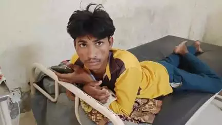 बुरहानपुर नगर: बुरहानपुर डवाली में गड्ढे में गिरने से मोटरसाइकिल चालक घायल, ज़िला अस्पताल में भर्ती