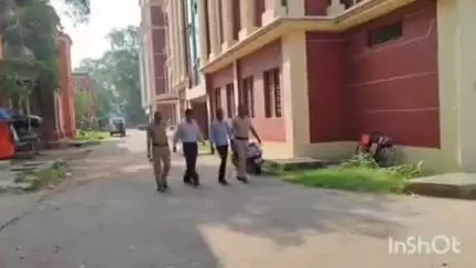 পুরুলিয়া ২: বিয়ের প্রতিশ্রুতি দিয়ে সহবাসের অভিযোগে এক যুবককে গ্রেফতার করল টাউন থানার পুলিশ দ্রুতকে আদালতে তোলা হলো
