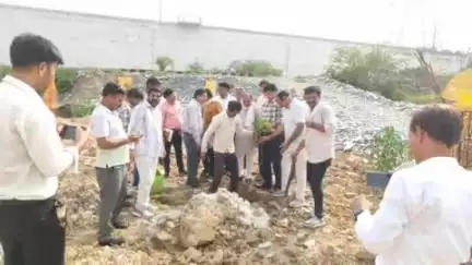 झालरापाटन: वंदे गंगा जल संरक्षण अभियान के तहत गिंदौर के कमल सरोवर में संभागीय आयुक्त ने किया पीपल का पौधरोपण