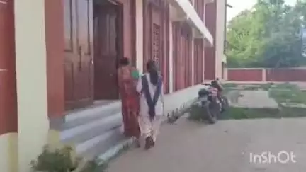 পুরুলিয়া ২: শিশু কন্যাকে নিয়ে ঝাঁপ স্ত্রীর বিরুদ্ধে খুনের অভিযোগ  স্বামীর গ্রেপ্তার স্ত্রী বলরামপুরের গার্গেরডি থেকে আজ আদালতে তোলা