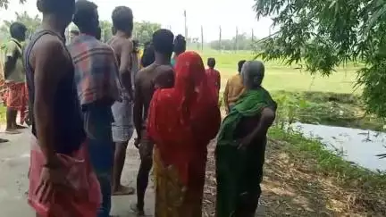 শীতলকুচি: রাজার বাড়ী ভারত বাংলাদেশ সীমান্ত দিয়ে ফের ভারতে প্রবেশের চেষ্টা তিনজন বাংলাদেশিদের ,রুখে দিল বিএসএফ