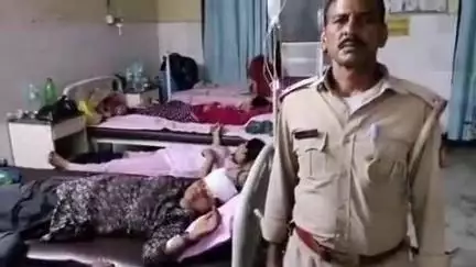 हाथरस: गांव गढ़ी रुस्तम में पति ने पत्नी को जमकर मारपीट कर किया घायल, पुलिस ने सूचना पर पहुंचकर महिला को अस्पताल पहुंचाया