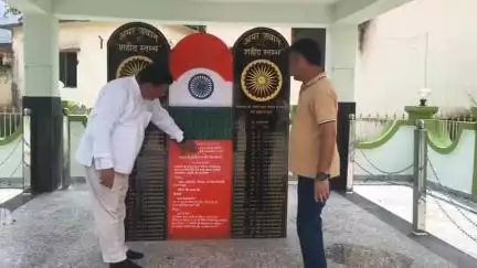 कपकोट: स्वतंत्रता संग्राम सेनानियों के सम्मान को लेकर कपकोट शहीद स्मारक में नया विवाद खड़ा, उपेक्षा का लगा आरोप